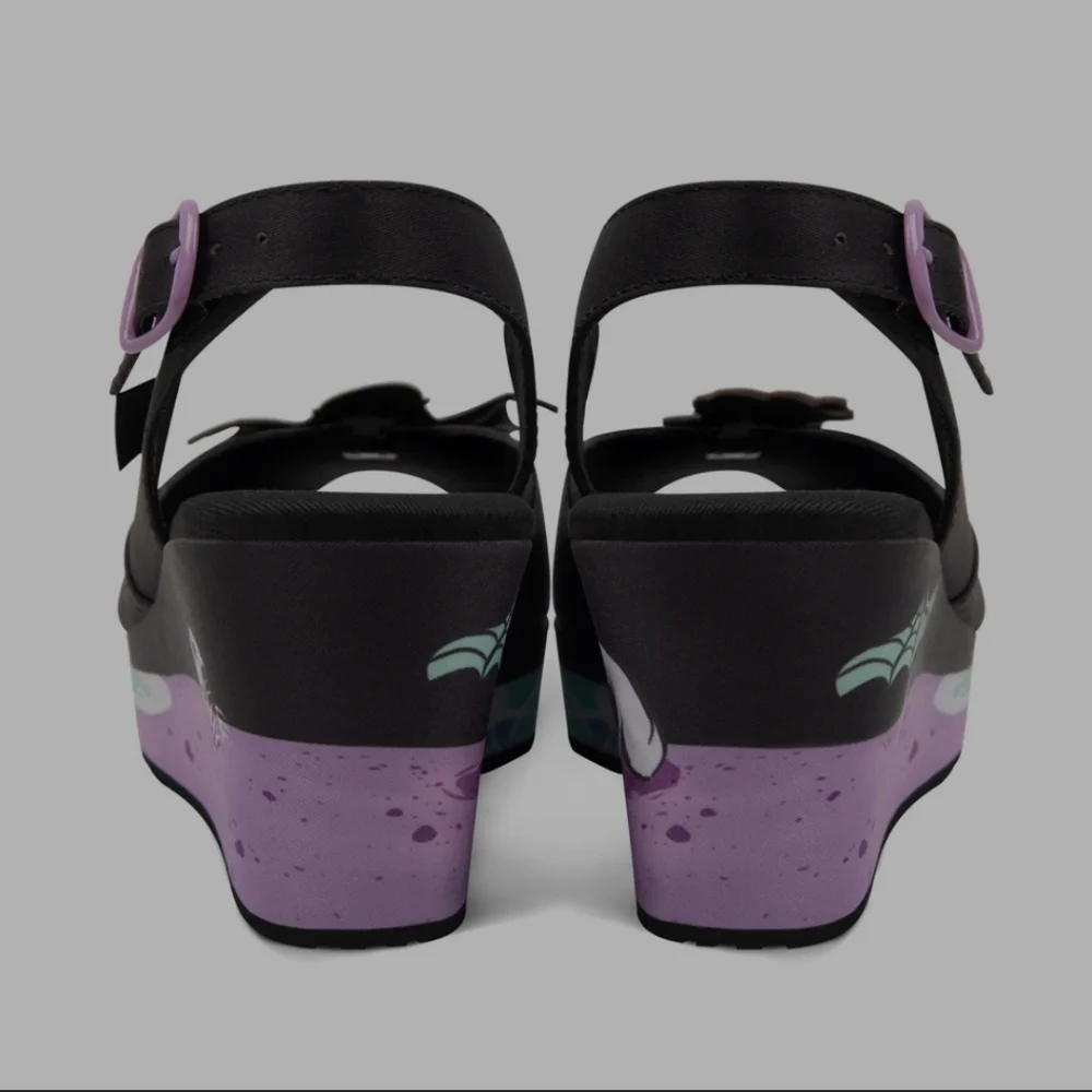 Dark Chocolate Design Beach Ghouls Sandal - Picture 5 of 16